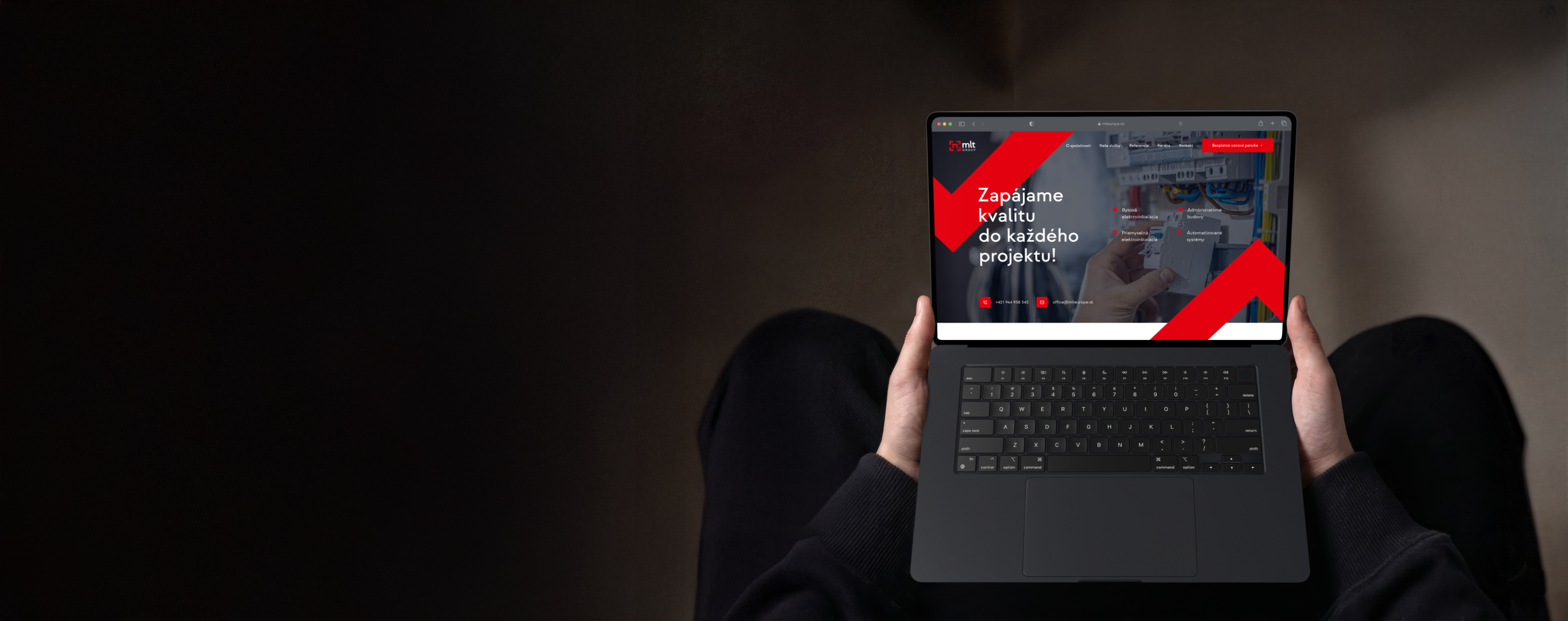 MLT Europe web na notebooku